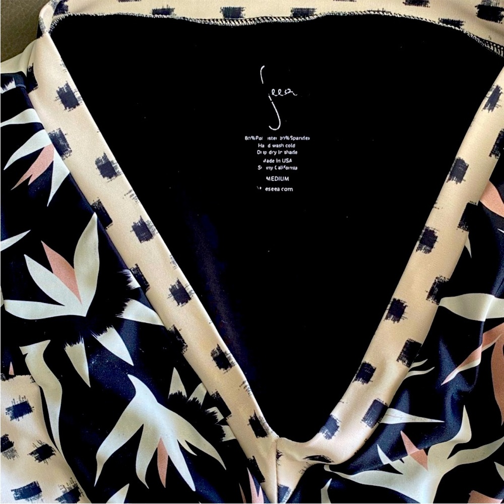 Seea V-neck Long Sleeve Surf Suit / Swimsuit, Size M